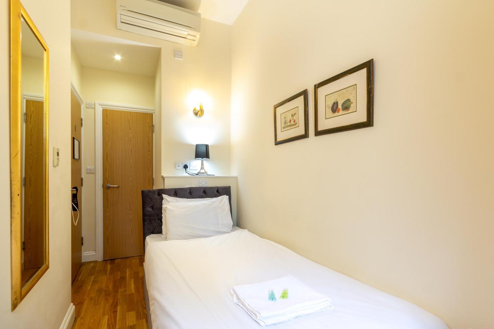 Coronation Hotel London Luaran gambar