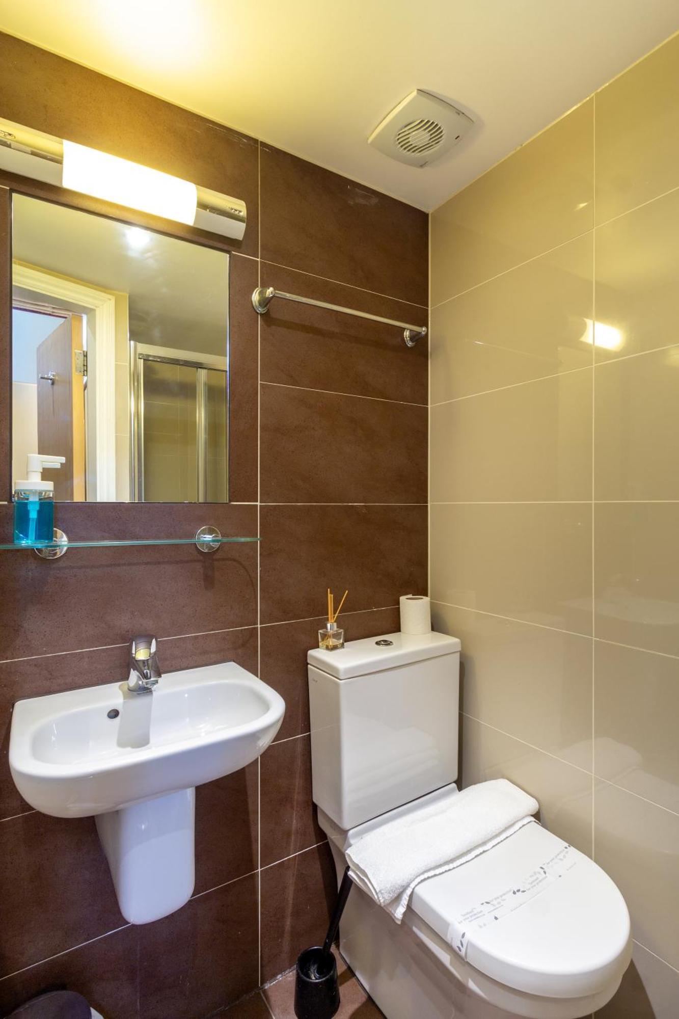 Coronation Hotel London Luaran gambar